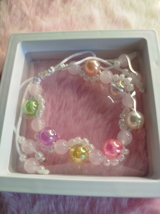 Pulseira macramé c/ pérolas
